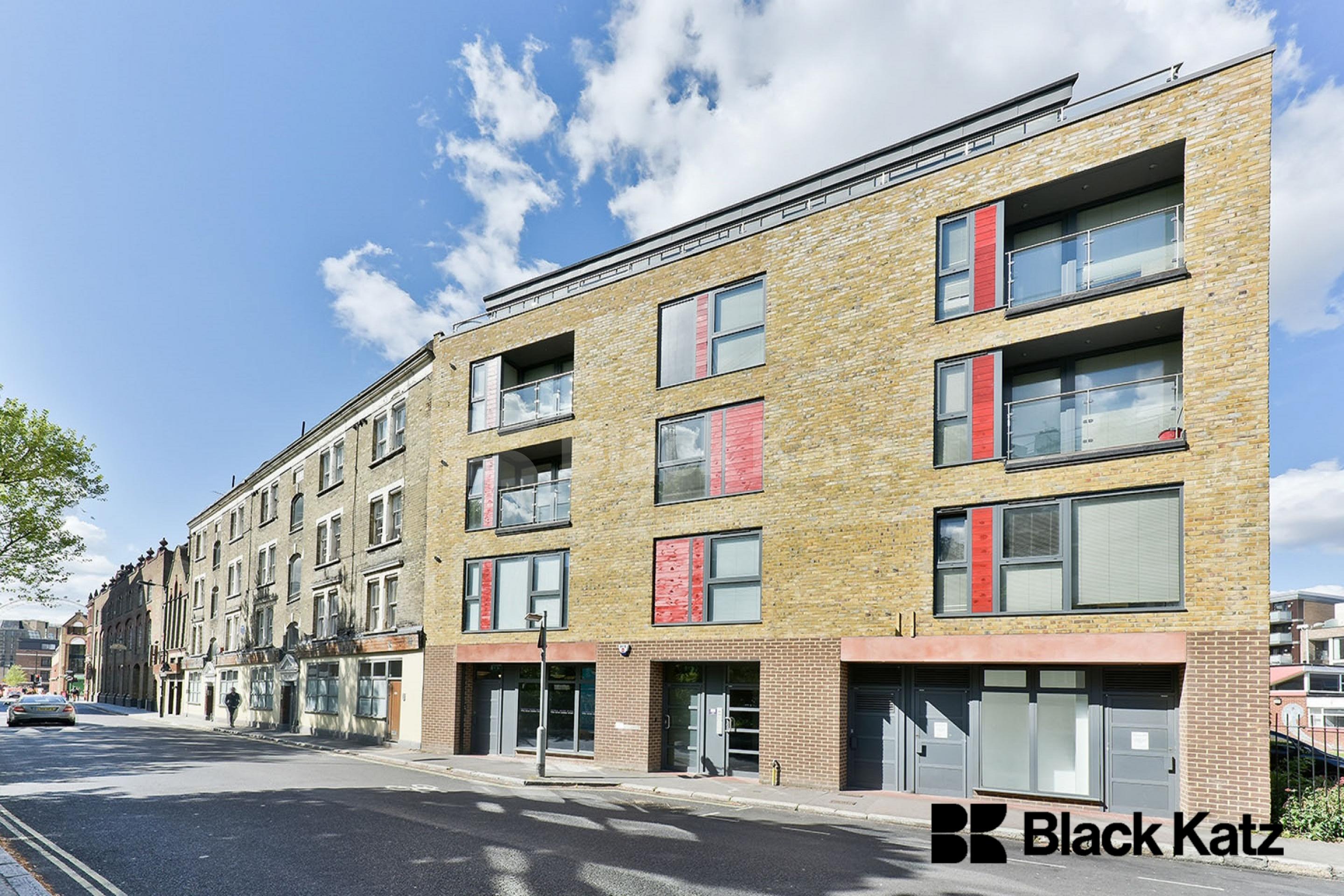 Flooded with natural light, modern & fantastic location  Webber Street, London bridge/Southwark/Borough borders. SE1